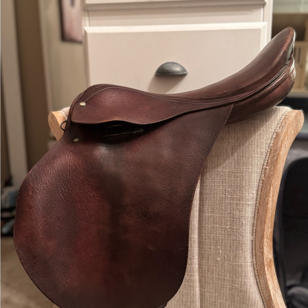 English saddle